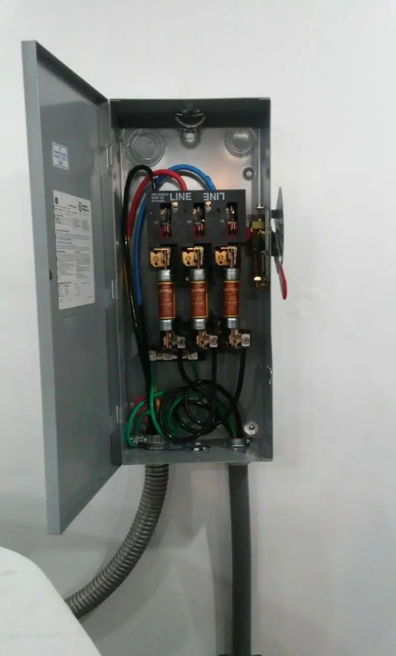 Three-phase disconnect switch installed for Electrical Wiring & Rewiring in Mont Belvieu